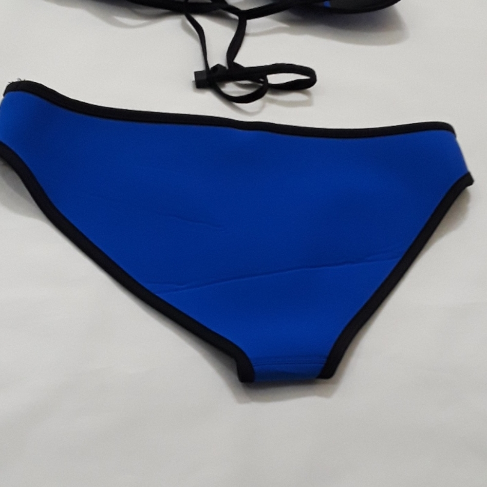 Triangl Malibu's Blue Chloe Bikini - Picture 6 of 12